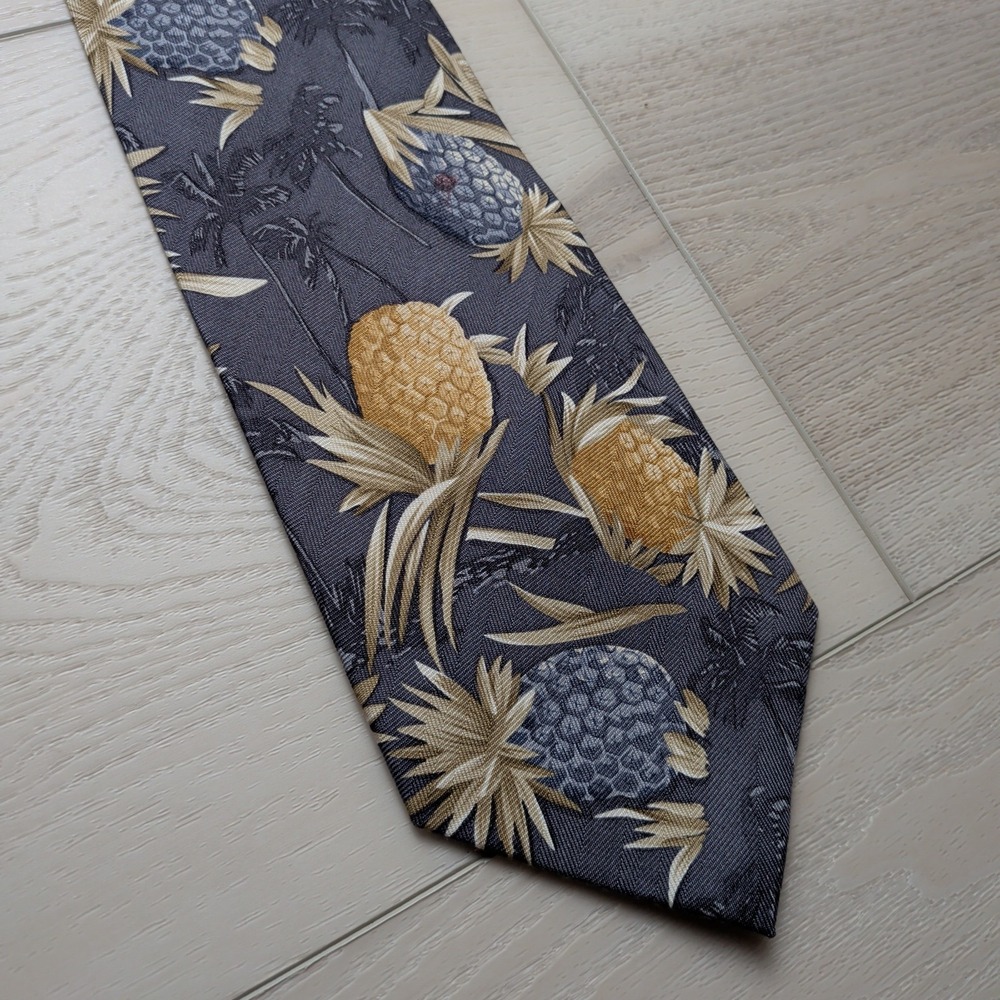 Tommy Bahama Tie Necktie Pineapple Blue Yellow‎ 100% Silk Mens Beach Resortwear